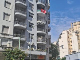 Foto 1 de Amplio dos ambientes en alquiler !!