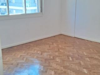 Foto 7 de Amplio dos ambientes en alquiler !!