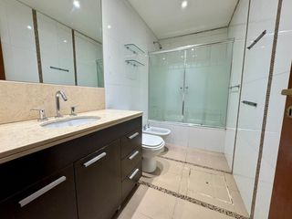Foto 5 de CASA VENTA 5 AMBIENTES VELEZ SARSFIELD COCHERA