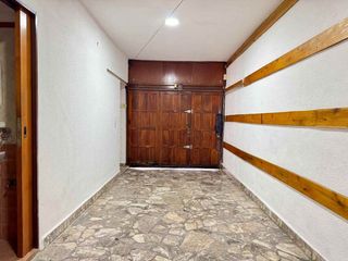 Foto 9 de CASA VENTA 5 AMBIENTES VELEZ SARSFIELD COCHERA