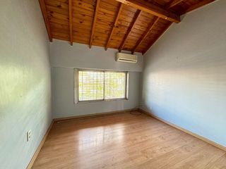 Foto 8 de CASA VENTA 5 AMBIENTES VELEZ SARSFIELD COCHERA