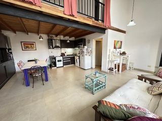Foto 5 de Amplio loft con cochera a pasos estación y facil acceso a Autopista