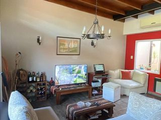 Foto 1 de Casa en venta - 2 Dormitorios 2 Baños - La Plata