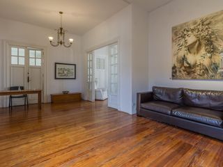 Foto 14 de OFICINA DE VENTA EN EDIFICIO HISTORICO EN  PLAZA DE MAYO