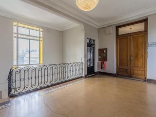 Foto 7 de OFICINA DE VENTA EN EDIFICIO HISTORICO EN  PLAZA DE MAYO