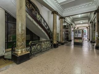 Foto 5 de OFICINA DE VENTA EN EDIFICIO HISTORICO EN  PLAZA DE MAYO