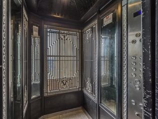 Foto 6 de OFICINA DE VENTA EN EDIFICIO HISTORICO EN  PLAZA DE MAYO