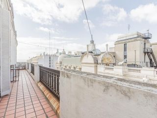 Foto 24 de OFICINA DE VENTA EN EDIFICIO HISTORICO EN  PLAZA DE MAYO