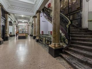 Foto 4 de OFICINA DE VENTA EN EDIFICIO HISTORICO EN  PLAZA DE MAYO