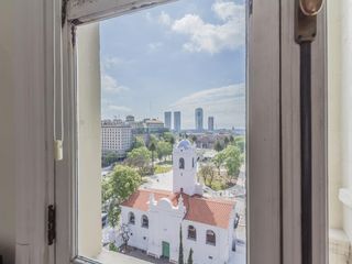Foto 26 de OFICINA DE VENTA EN EDIFICIO HISTORICO EN  PLAZA DE MAYO