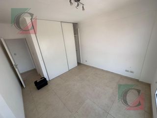 Foto 6 de Departamento 2 ambientes con balcon - REMEDIOS DE ESCALADA CENTRO