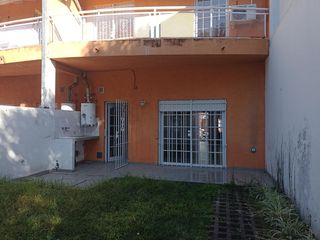 Foto 14 de DUPLEX EN EXCELENTE ESTADO CON COCHERA CUBIERTA Y JARDIN