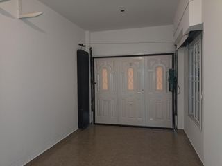 Foto 8 de DUPLEX EN EXCELENTE ESTADO CON COCHERA CUBIERTA Y JARDIN