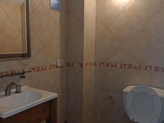 Foto 6 de DUPLEX EN EXCELENTE ESTADO CON COCHERA CUBIERTA Y JARDIN