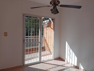 Foto 12 de DUPLEX EN EXCELENTE ESTADO CON COCHERA CUBIERTA Y JARDIN