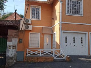 Foto 1 de DUPLEX EN EXCELENTE ESTADO CON COCHERA CUBIERTA Y JARDIN