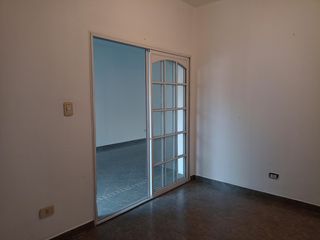 Foto 7 de DUPLEX EN EXCELENTE ESTADO CON COCHERA CUBIERTA Y JARDIN