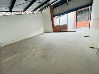 Foto 1 de La Kennedy, Local Comercial en Renta, 30m2, 2 Ambientes