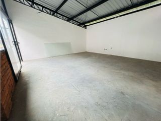 Foto 5 de La Kennedy, Local Comercial en Renta, 30m2, 2 Ambientes