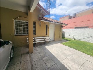 Foto 1 de CASA 3 AMBIENTES con cochera MERLO