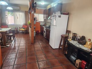 Foto 7 de CASA 3 AMBIENTES con cochera MERLO