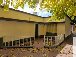 Foto 1 de Casa en alquiler de 2 dormitorios c/ cochera en Maipú