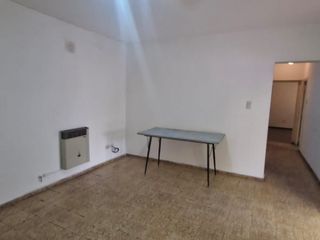 Foto 4 de Casa en alquiler de 2 dormitorios c/ cochera en Maipú