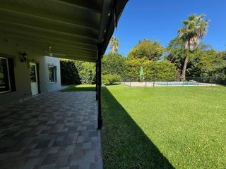 Foto 24 de Venta Casa en Bo Septiembre con pileta