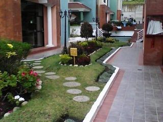 Foto 8 de Se vende bonito y amplio departamento sector norte de Quito - Mena del Hierro.