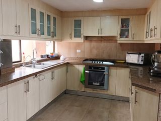Foto 2 de CASA EN VENTA EN EXCLUSIVA URBANIZACIÓN EN AMBATO