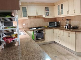 Foto 1 de CASA EN VENTA EN EXCLUSIVA URBANIZACIÓN EN AMBATO