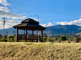 Foto 3 de Terreno de 800 m2 de venta en Tabacundo (Urb. Hacienda La Pradera)