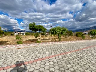 Foto 18 de Terreno de 800 m2 de venta en Tabacundo (Urb. Hacienda La Pradera)