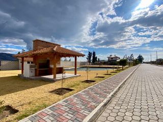 Foto 7 de Terreno de 800 m2 de venta en Tabacundo (Urb. Hacienda La Pradera)