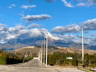 Foto 2 de Terreno de 800 m2 de venta en Tabacundo (Urb. Hacienda La Pradera)