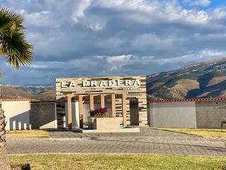 Foto 1 de Terreno de 800 m2 de venta en Tabacundo (Urb. Hacienda La Pradera)
