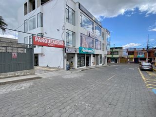 Foto 2 de Locales comerciales de ReNtA en Tabacundo (5 locales en una plaza comercial)