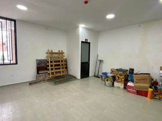Foto 9 de Locales comerciales de ReNtA en Tabacundo (5 locales en una plaza comercial)