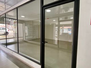 Foto 5 de Locales comerciales de ReNtA en Tabacundo (5 locales en una plaza comercial)
