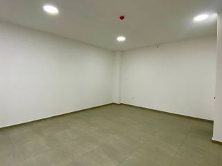 Foto 10 de Locales comerciales de ReNtA en Tabacundo (5 locales en una plaza comercial)
