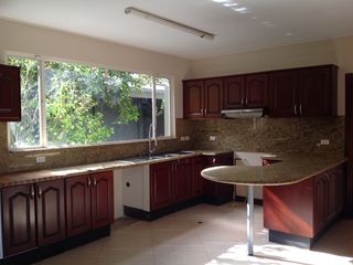 Foto 10 de Renta casa de 4 dormitorios en Tanda -  Nayón
