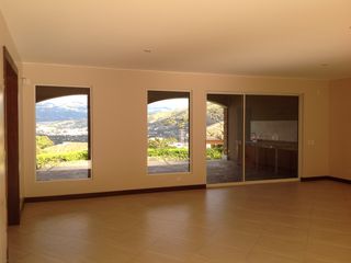 Foto 18 de Renta casa de 4 dormitorios en Tanda -  Nayón