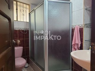 Foto 2 de Casa Rentera en Venta 5 Esquinas Sur de Quito