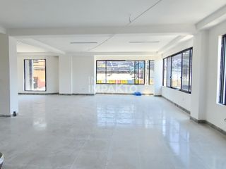 Foto 4 de Local Comercial a Estrenar en La Magdalena Sur de Quito