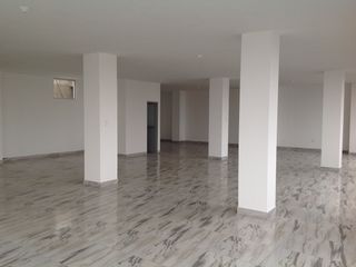 Foto 4 de Renta local comercial de 200 m2 en La Mitad del Mundo