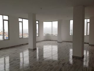 Foto 11 de Renta local comercial de 200 m2 en La Mitad del Mundo