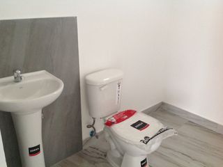 Foto 8 de Renta local comercial de 200 m2 en La Mitad del Mundo