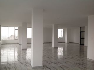 Foto 6 de Renta local comercial de 200 m2 en La Mitad del Mundo