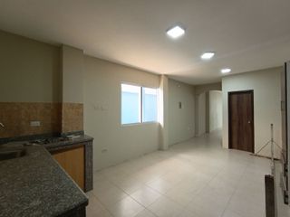 Foto 5 de Suite en alquiler en Los Ceibos, calle Primera  GabR