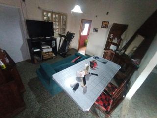 Foto 4 de Casa en venta - 2 Dormitorios 1 Baño - Local - Ringuelet